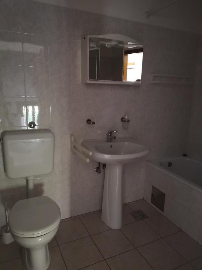 Laura And Nevio Apartments And Rooms Cres Bagian luar foto